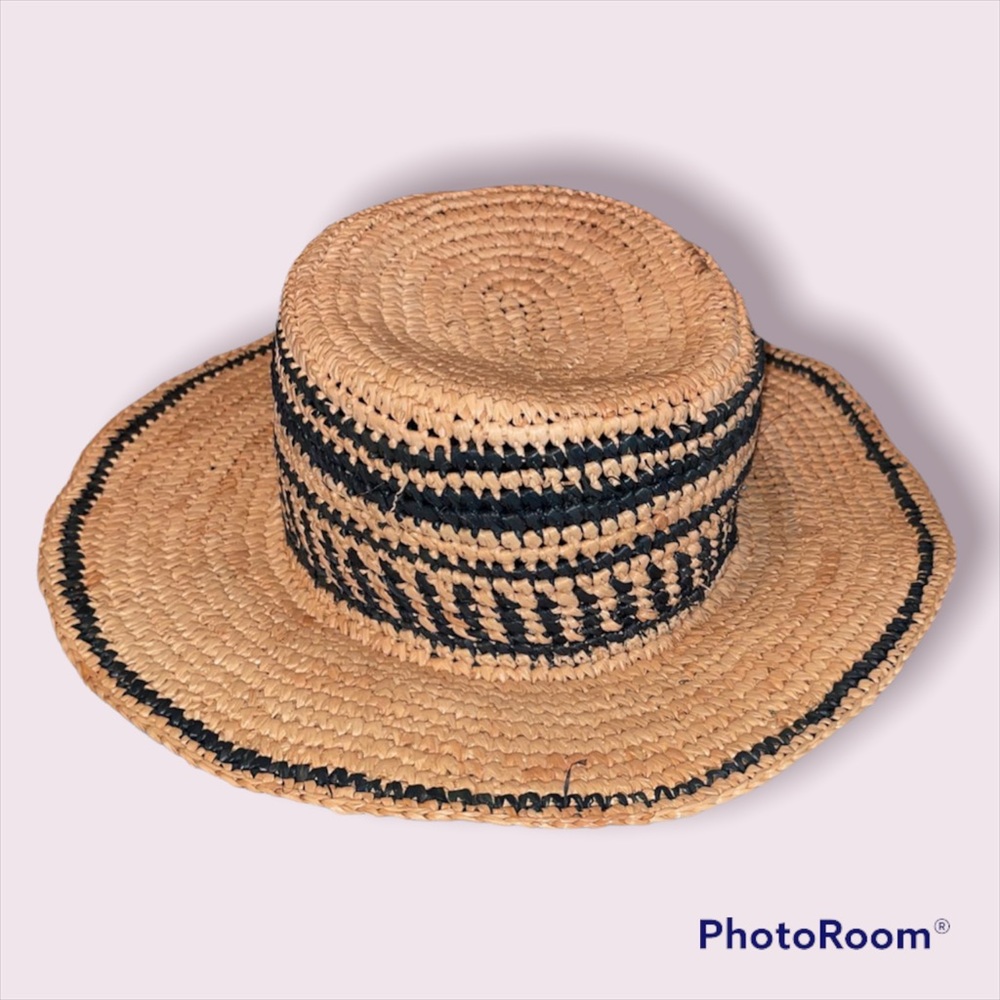 O’Neil weaved black/natural tan sun hat.